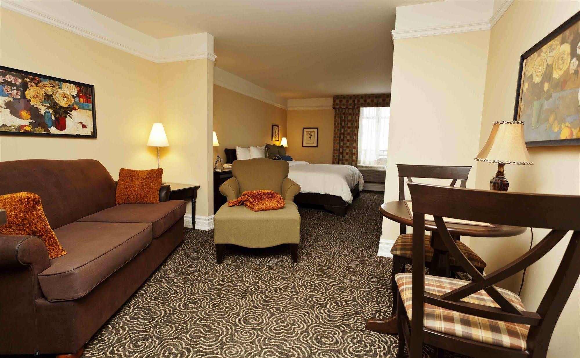 Le St-Martin Hotel & Suites Laval Zewnętrze zdjęcie